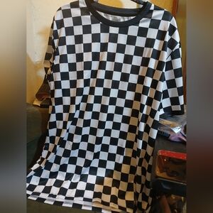 Black and White Checkered Tshirt XXL